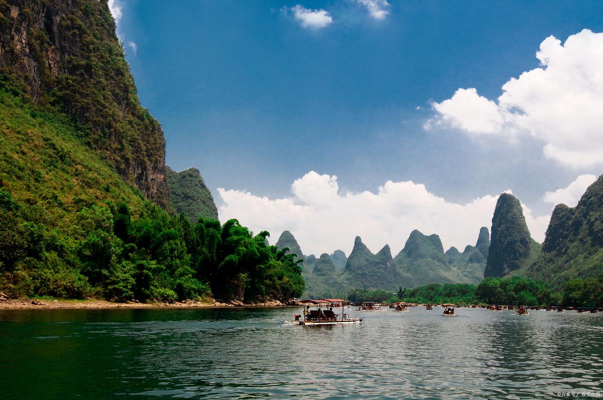 桂林山水甲天下:探访广西明珠,美食与风光并存 提到桂林,脑海中立刻