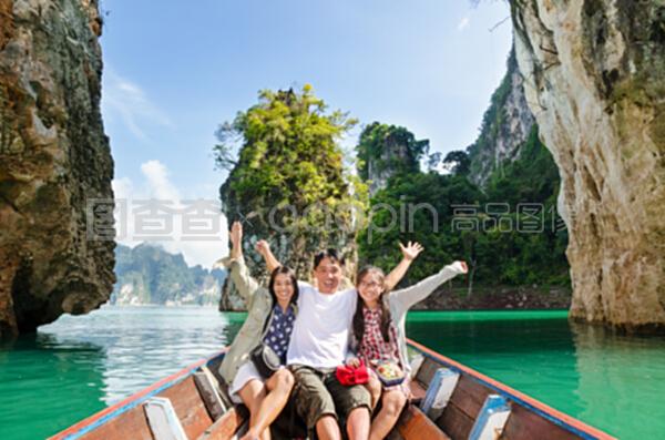 泰国的桂林快乐家庭旅游船